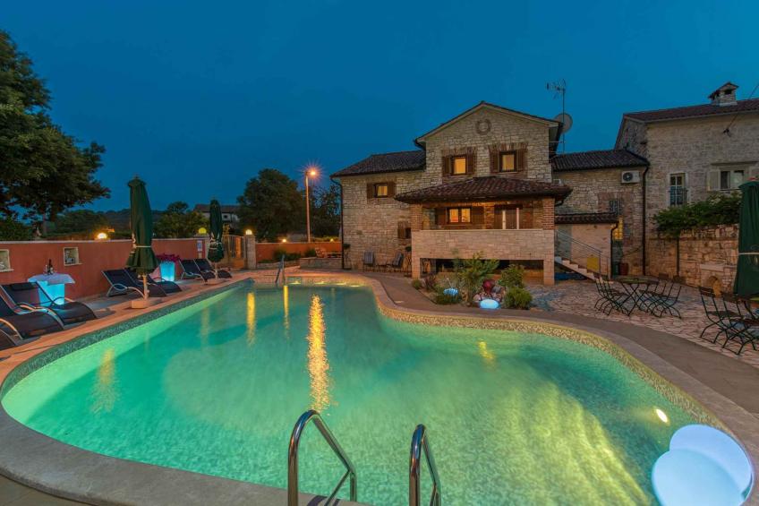 Holiday apartment mit Terrasse und Pool - BF-CZ2M8 - foto 14