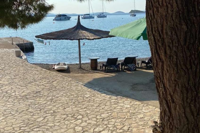 Strandhaus Hela - Ferienanlage Bain, Žut - Kornati - foto 45