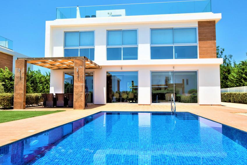 Luxuriöse Villa mit privatem Pool und Whirlpool