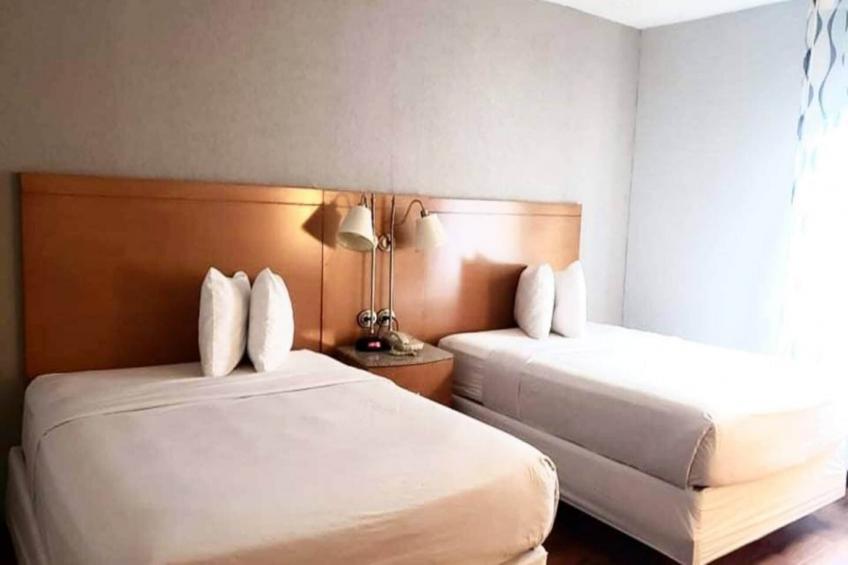 2 Queen Beds  Non-Smoking Micfridge