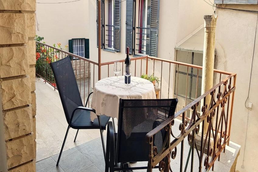 Studio Joković - Studio Apartment with Terrace and City View - foto 15