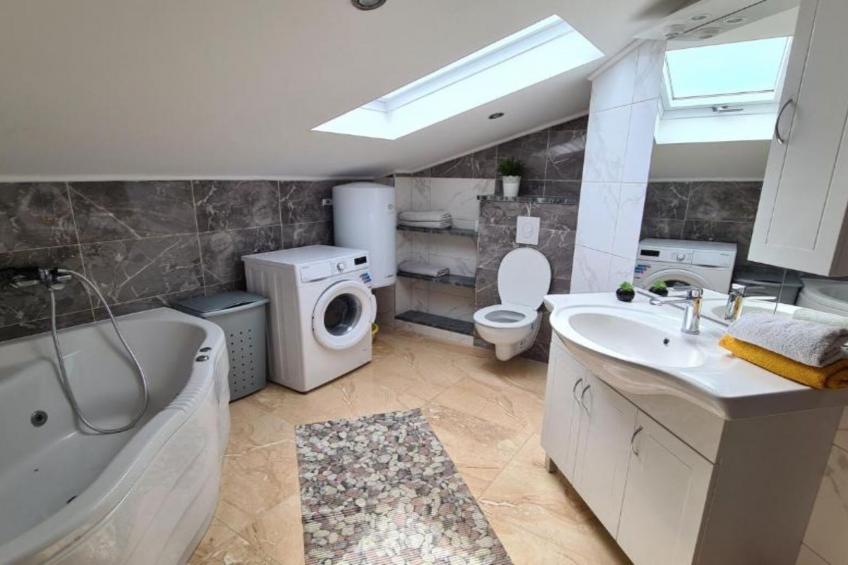 Apartment with One Bathroom - foto 23