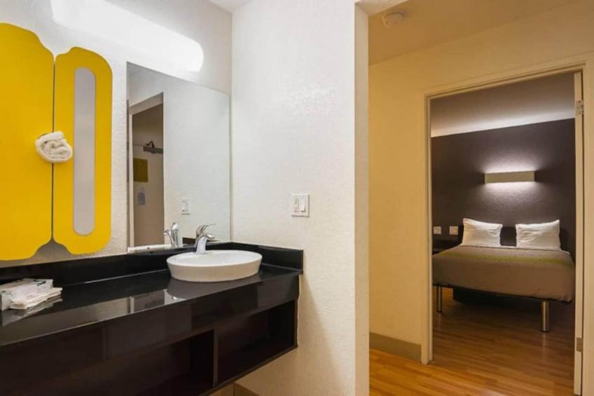 3 Full Beds  Non-Smoking - foto 23