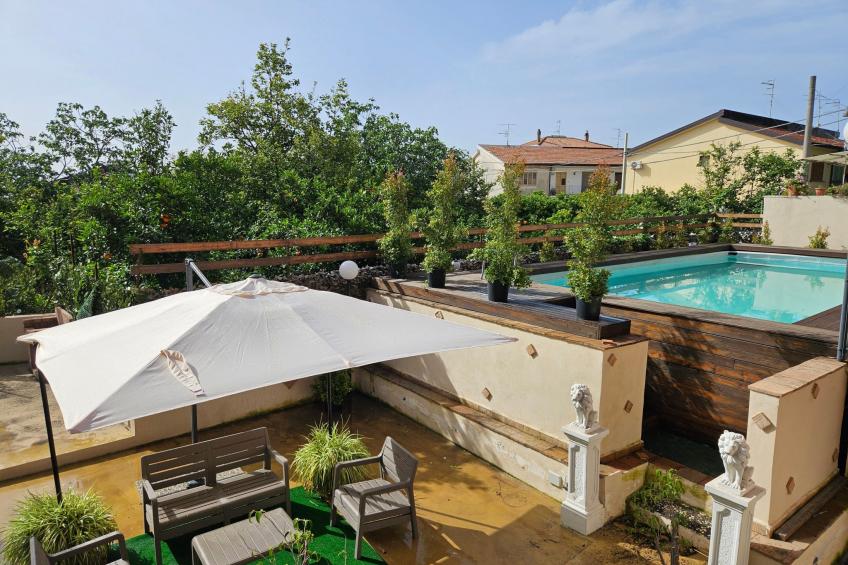 Red House Primo Piano by Holiday World