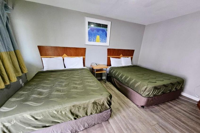 2 Queen Beds with Kitchenette Non-Smoking - foto 9