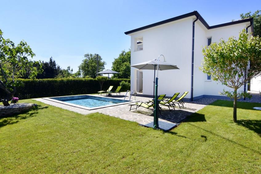 Apartment 2 in einer neuen Villa mit Pool in ruhiger Lage - foto 33