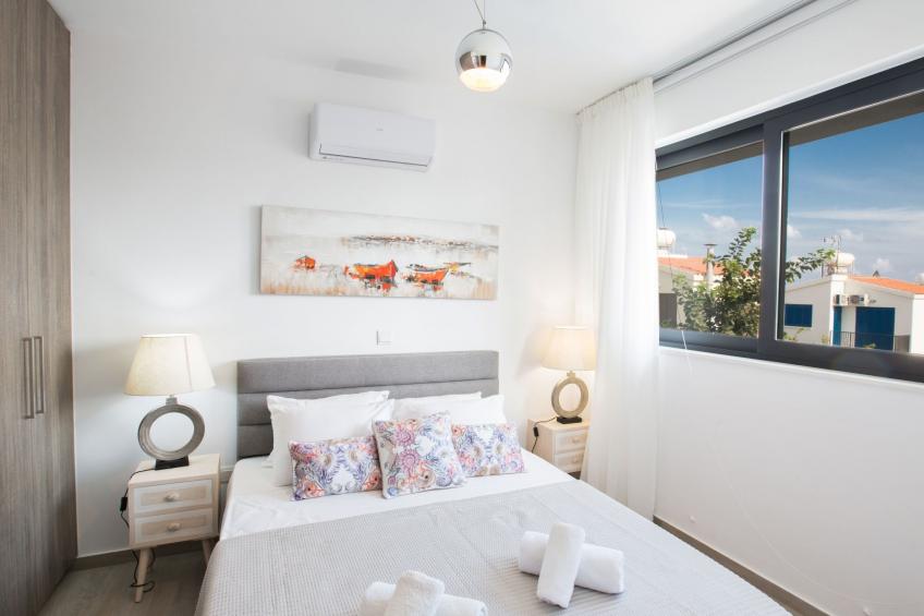 Neue, luxuriöse 3-Schlafzimmer-Villa in Protaras Zentrum - foto 15