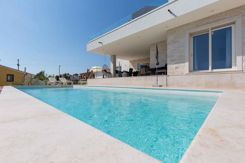 Villa with pool and air conditioning - BF-CNN6M