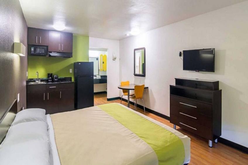 1 King Bed  Smoking Kitchen - foto 17
