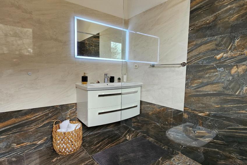 Holiday Home Sunrise - Three Bedroom Holiday Home - foto 34