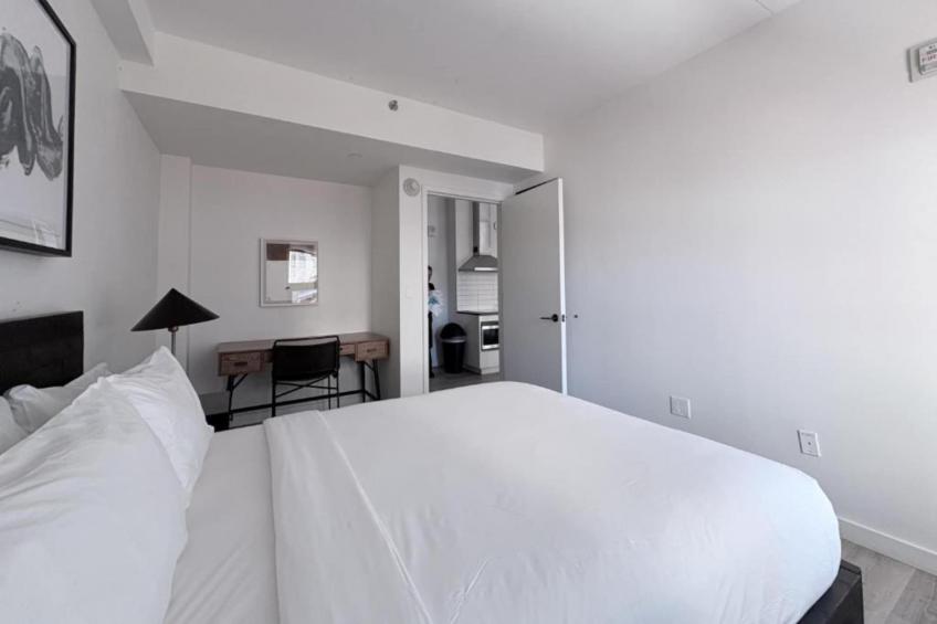 Luxe Studio  King Bed  LIC  NYC - foto 13