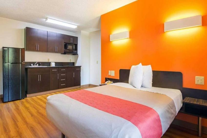 1 KING BED  NON-SMOKING MICFRIDGE - foto 11