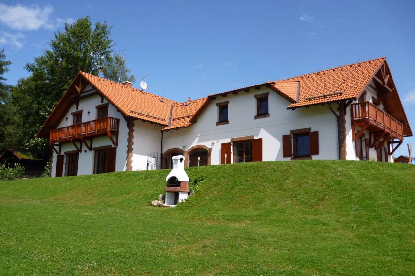 Vakantiehuis met open haard, een sauna en een tuin op Lipno - BF-GZBF
