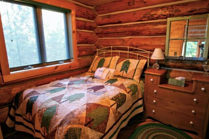 Lakeside Real Log Cabin mit privatem Dock, Haustiere OK - foto 12
