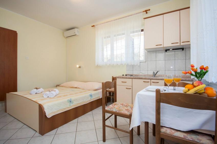Apartments and Rooms Mikelin - Studio Jure 5