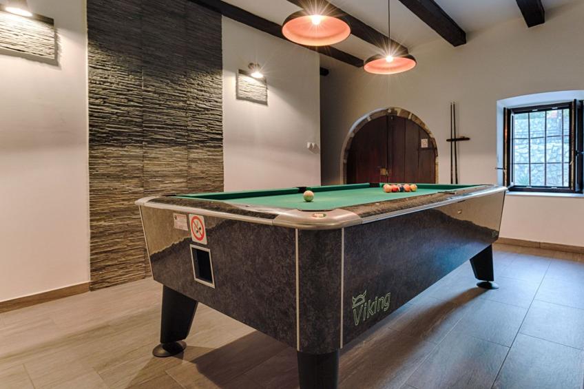 Luxuriöse Villa mit Pool, großem mediterranen Garten und Kinderspielplatz. - foto 48