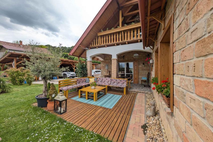 Vakantiehuis in een schilderachtig landschap met tuinkeuken en houten ton met whirlpool - BF-4FKRG - foto 16