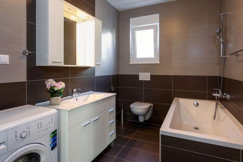 Appartement in Dugi Rat mit Großer Terrasse - foto 11