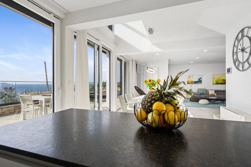 Gemütliches Ferienhaus in Vinišće mit Privatem Pool und Meerblick - foto 15