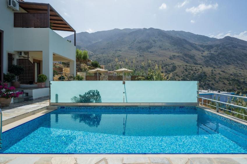 Wunderschöne Villa mit Seeblick und Pool in der Nähe von Restaurants - foto 10