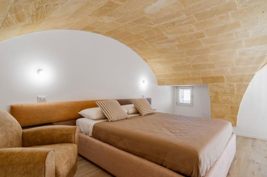 Haus in Casarano mit Außenhof - foto 11