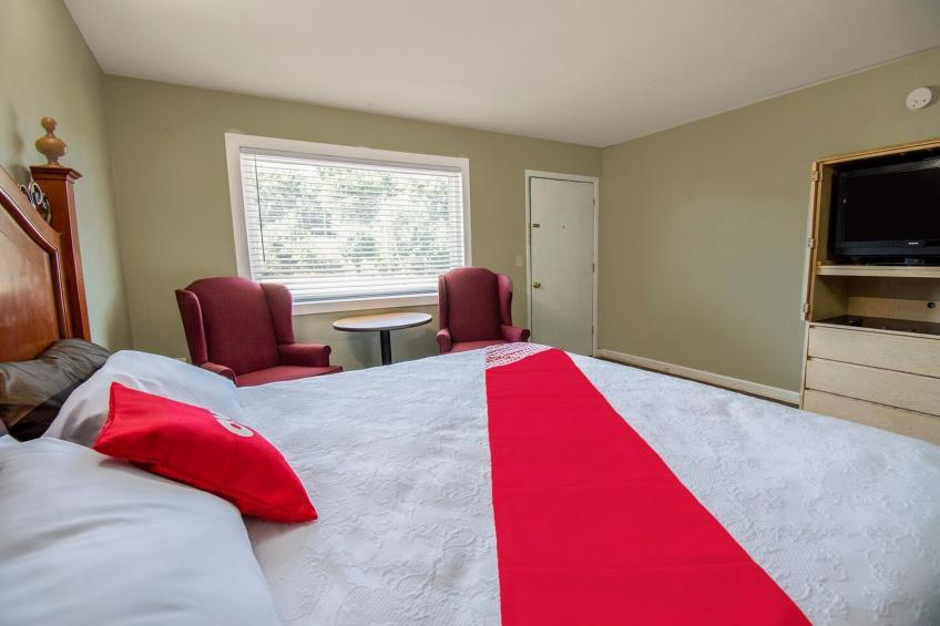 Queen Bed Smoking - foto 15