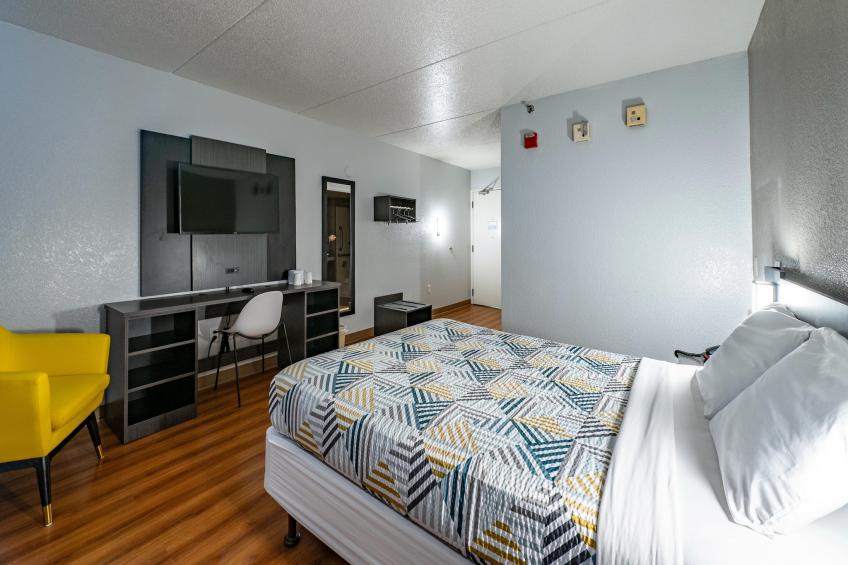 1 King Bed  Non-Smoking Micfridge - foto 2