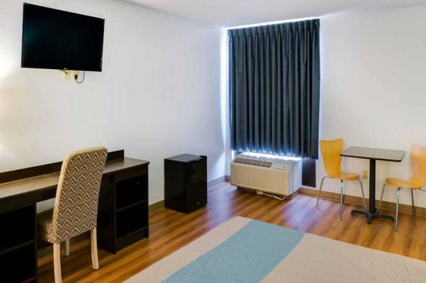 1 QUEEN BED  BUSINESS NON-SMOKING - foto 8
