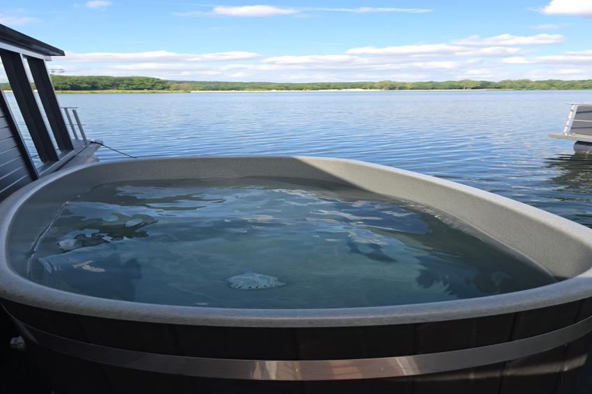 Houseboat Marina Mookerplas with Duo Hot Tub | 4 - 6 people - foto 2