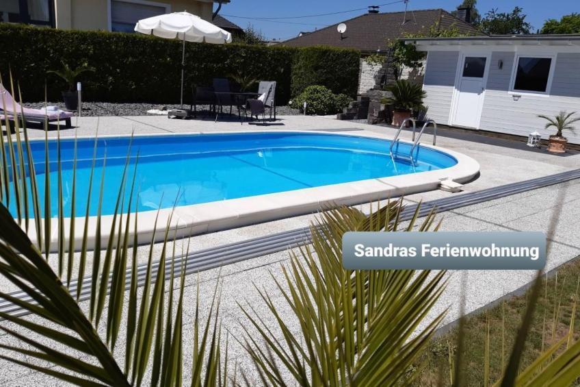Sandra´s Ferienwohnung mit Pool