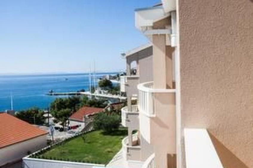 Wohnung in Dugi Rat mit Großer Terrasse - foto 29