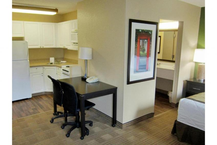 1 Queen Bed | Non-Smoking, Kitchen - foto 31