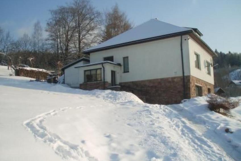 Villa "Na Hora" mit Garten, Grill und Terrasse