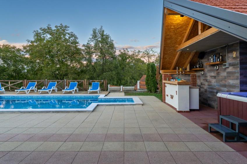 Mala vila Rebeka -großer SwimmingPool - foto 13