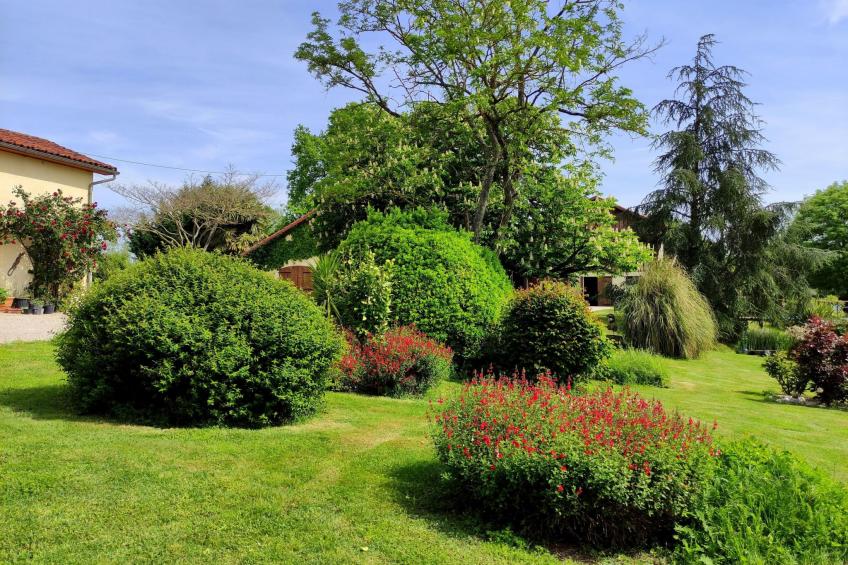 in Sarraguzan mit Privatem Pool - foto 21