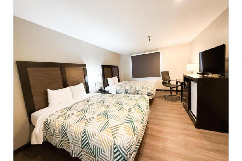 2 Queen Beds  Non-Smoking Micfridge - foto 6