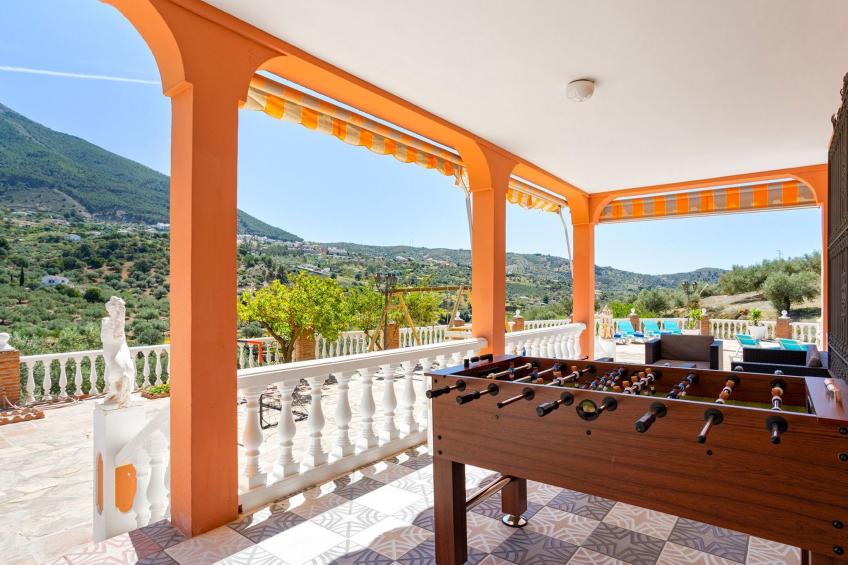 Familienhaus mit großzügigen Außenanlagen - foto 6