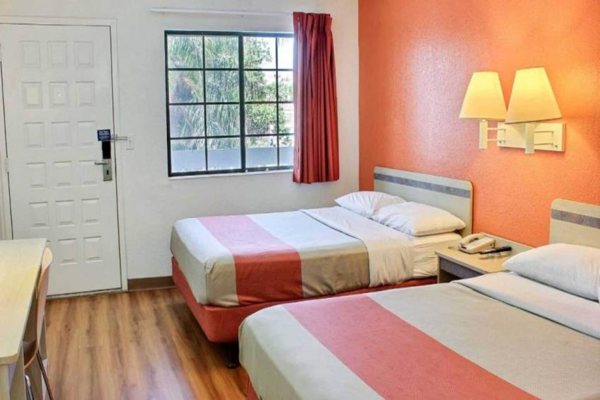 2 Queen Beds  ADA/Tub - foto 13