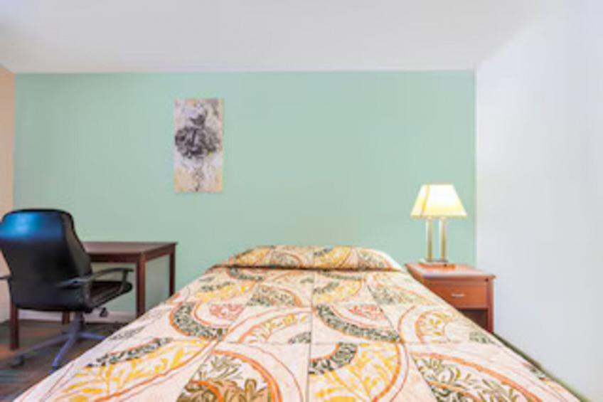 Queen Bed Non-Smoking - foto 19
