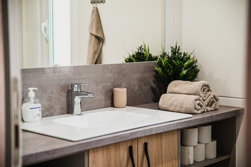 Lake Serenity Premium Mobile Homes with Thermal Riviera Tickets - Three Bedroom Mobile Home 15\/022 - foto 21