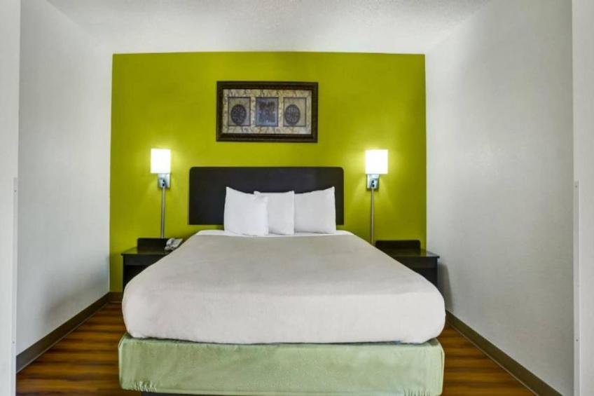 1 Queen Bed  Mobil Access Tub Nsmk Micfridg - foto 12