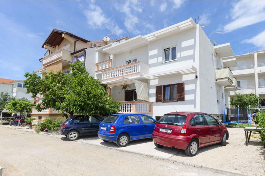 Holiday apartment with air conditioning - BF-Y94MG