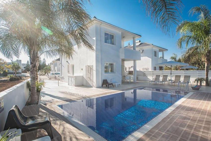 Schöne Ferienvilla Protaras 4