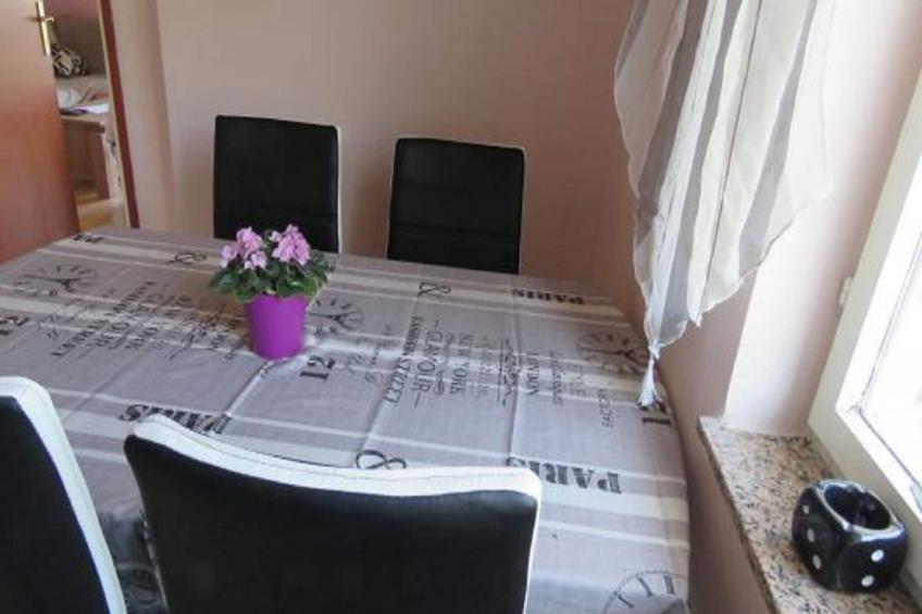Serene Barbat Escape with Just Minutes from the Beach - One Bedroom Apartment with Balcony 1 - foto 2