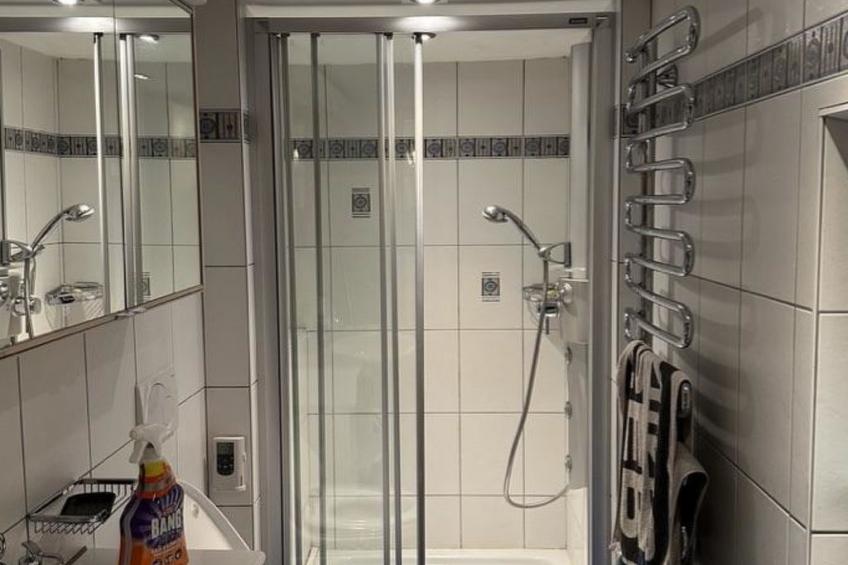 Steingräbji 1. OG Süd Appartement/Fewo, Dusche oder Bad, WC - foto 14