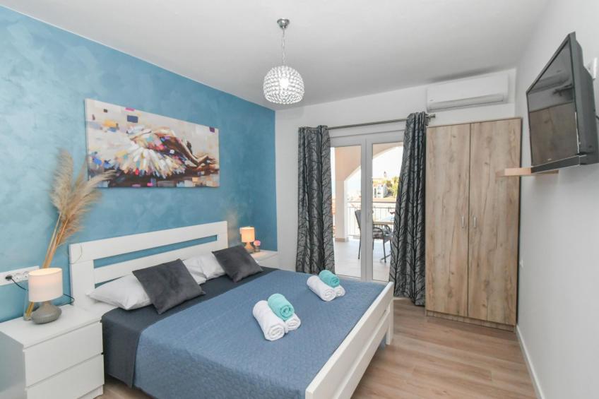 mit privatem Parkplatz