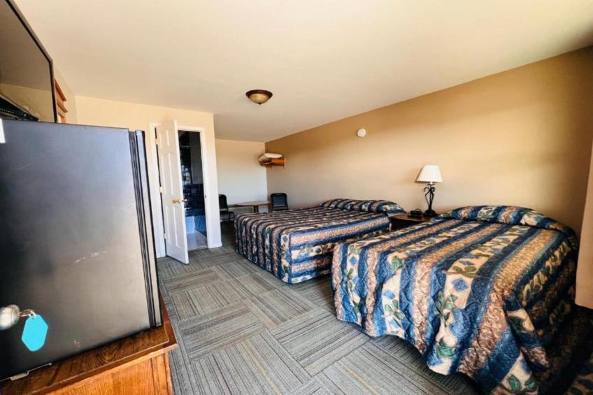 1 Queen Bed & 1 Full Bed Non-Smoking - foto 15