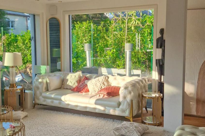 Luxurious large Home, Pool , Garden , Koi Pond - foto 12