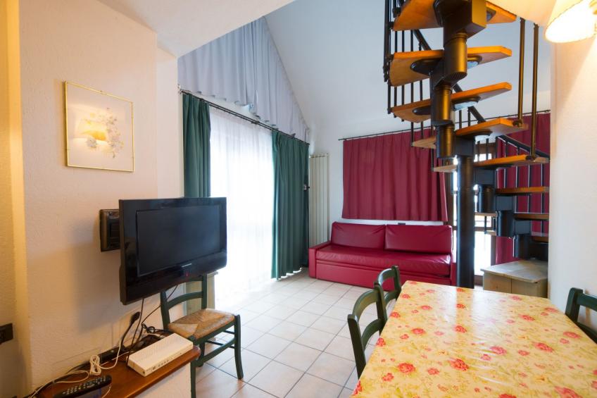 Drei-Zimmer-Dachgeschosswohnung 6 p.l. Villa Frejus