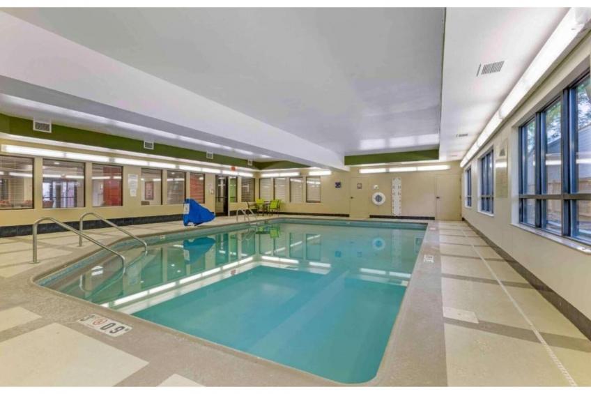 1 King Bed | Mobil Access Tub Nsmk Kitchen - foto 23